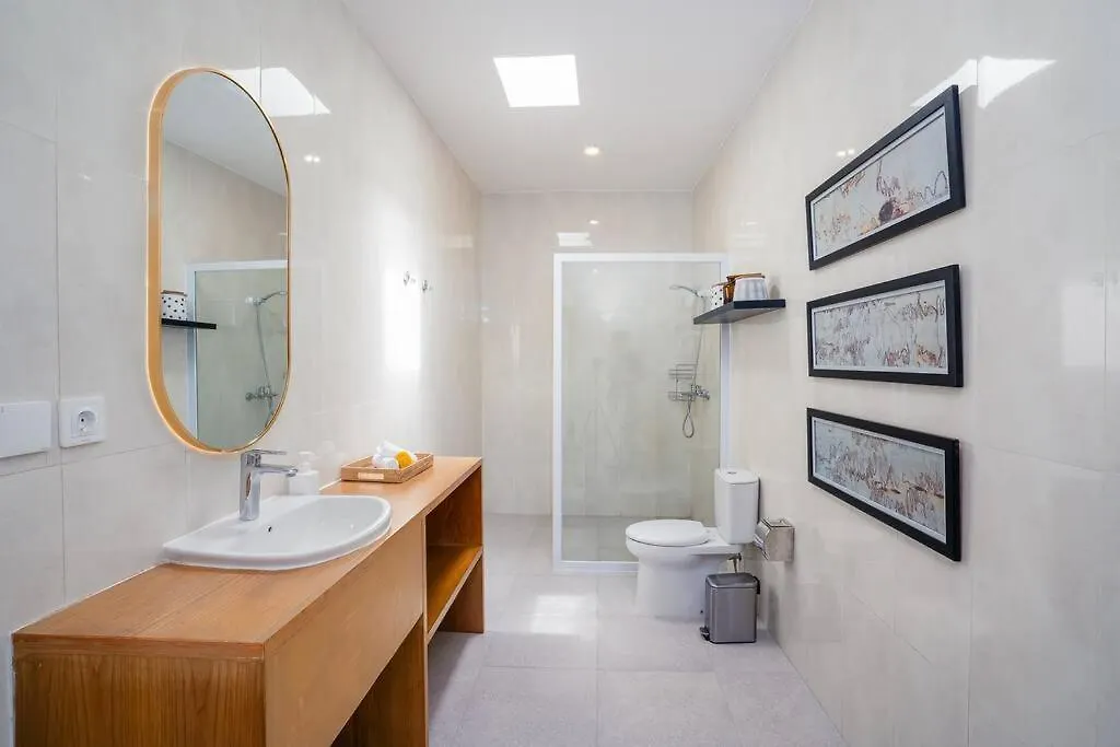 Umanala - 5 Min To Beach, Sleek Villa With Spacious Pool Area Kerobokan  Indonesia