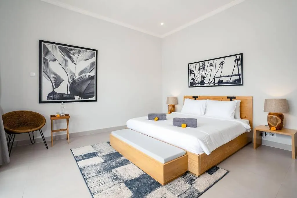 Umanala - 5 Min To Beach, Sleek Villa With Spacious Pool Area Kerobokan