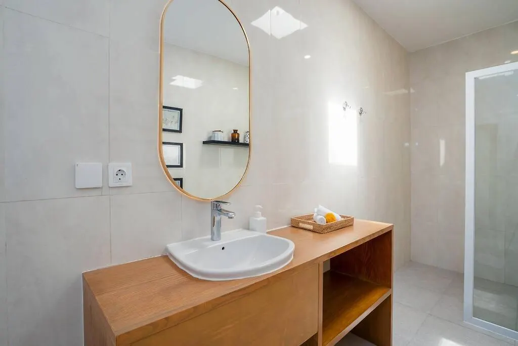 Umanala - 5 Min To Beach, Sleek Villa With Spacious Pool Area Kerobokan  Indonesia
