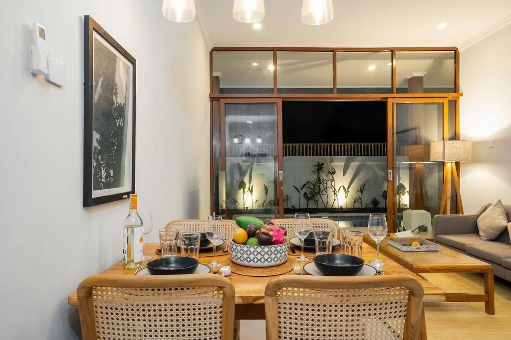 Umanala - 5 Min To Beach, Sleek Villa With Spacious Pool Area Kerobokan  Indonesia