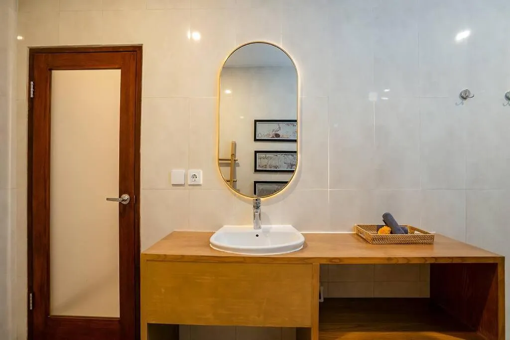 Umanala - 5 Min To Beach, Sleek Villa With Spacious Pool Area Kerobokan