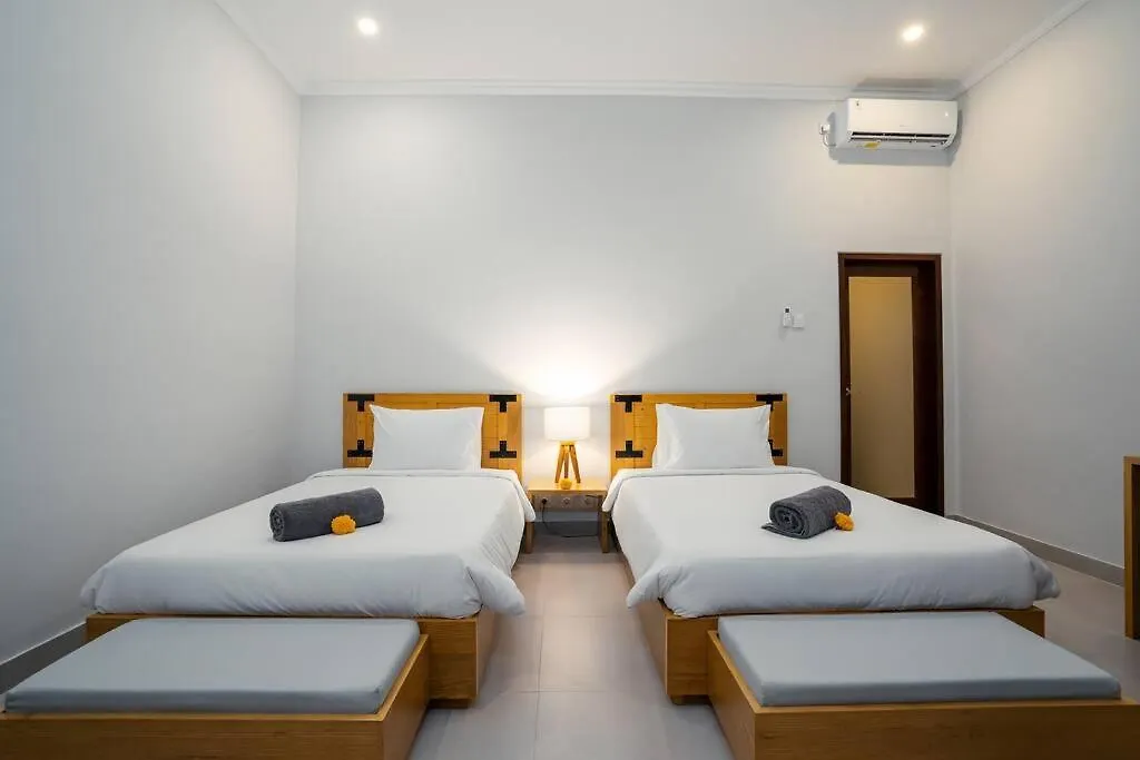 Umanala - 5 Min To Beach, Sleek Villa With Spacious Pool Area Kerobokan   Kerobokan (Bali)