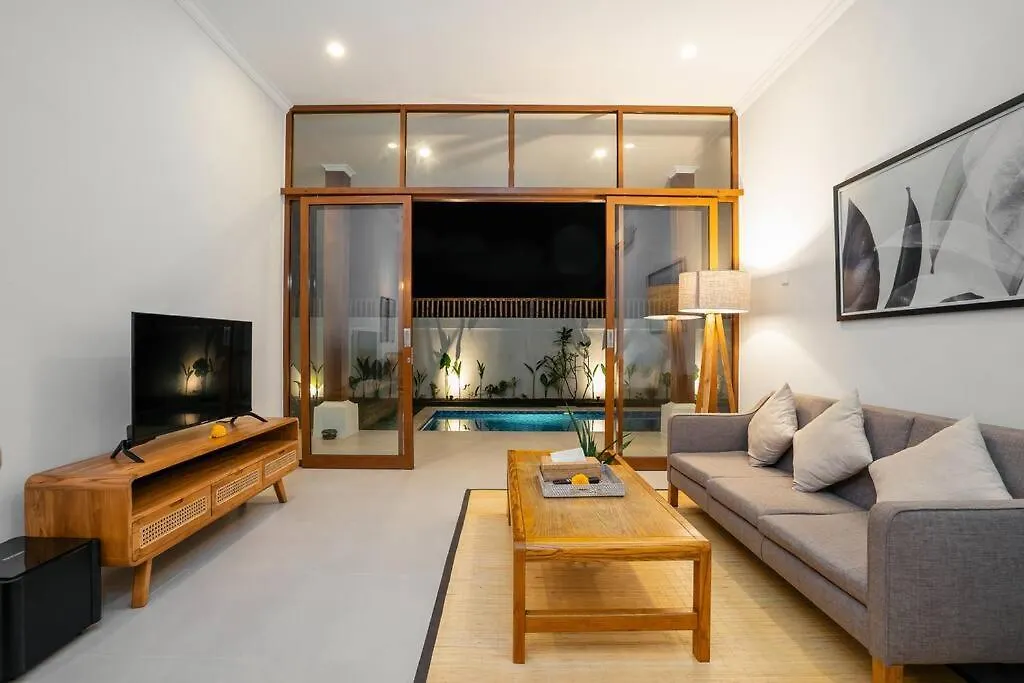 Umanala - 5 Min To Beach, Sleek Villa With Spacious Pool Area Kerobokan  0*, Kerobokan (Bali)